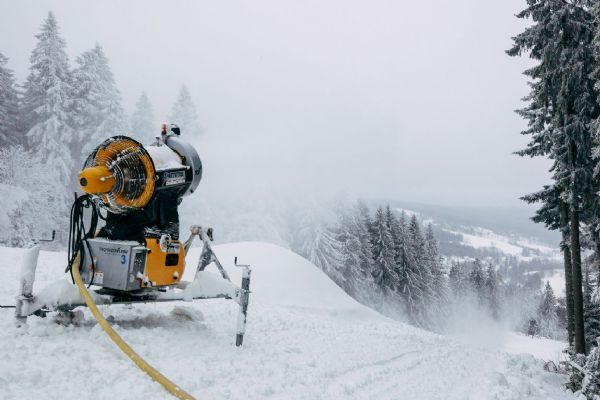Lyžařskou sezónu zahájíme v sobotu 14. prosince. Lyžovat se bude s 20% slevou.