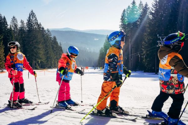 Pět lyžařských a snowboardových kurzů je za námi