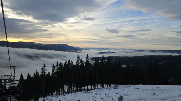 This weekend, 90% of ski runs will be open and five-day weekend courses begin